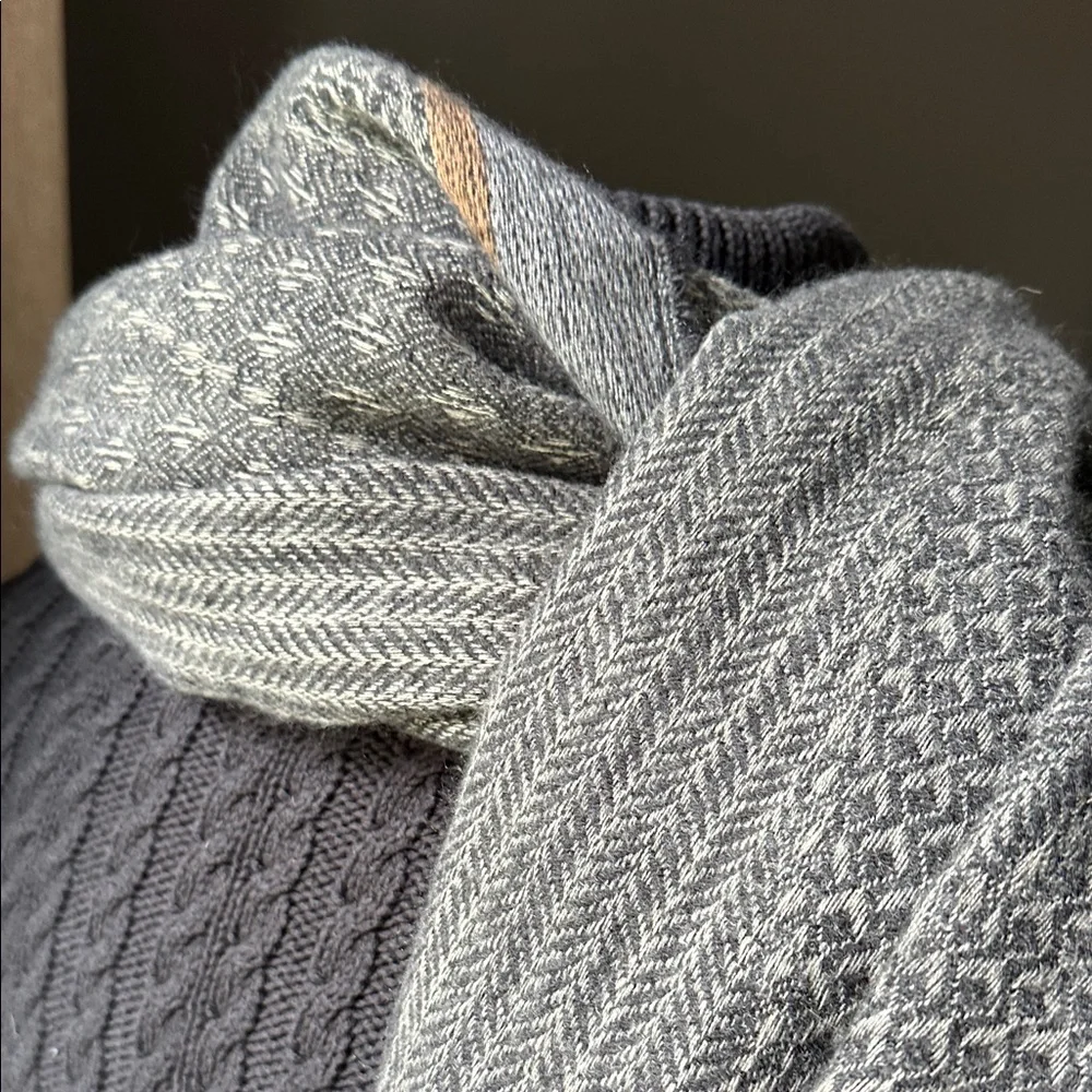 NWOT Gray and‎ Brown Scarf